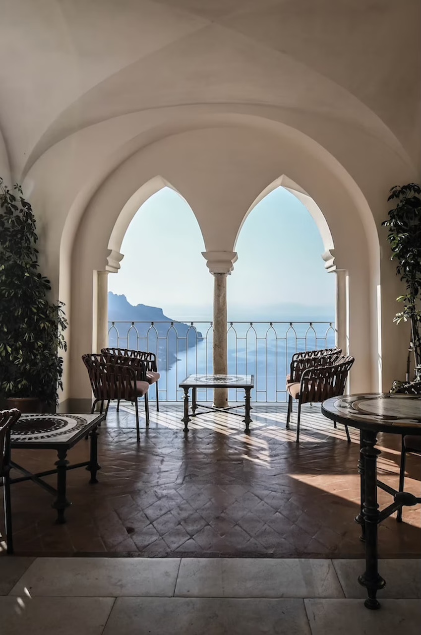 Belmond Hotel Caruso combines historic elegance with breathtaking Amalfi Coast views. Every wedding is crafted with romance, luxury, and unforgettable Mediterranean magic.