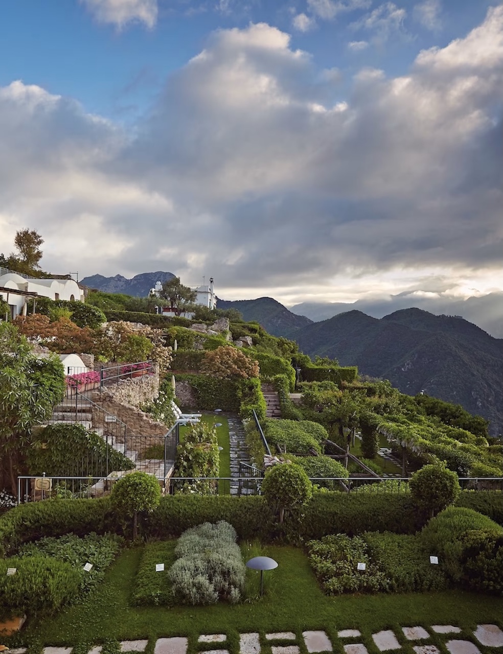 Belmond Hotel Caruso combines historic elegance with breathtaking Amalfi Coast views. Every wedding is crafted with romance, luxury, and unforgettable Mediterranean magic.