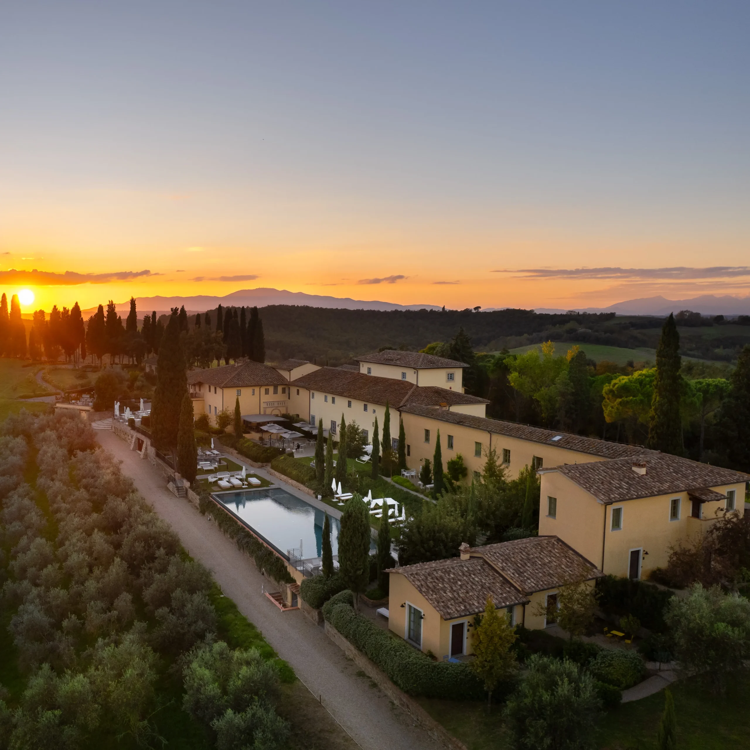 Villa Petriolo combines historic charm, modern luxury, and stunning panoramic views, it offers a romantic and intimate setting for unforgettable weddings in the heart of Tuscany