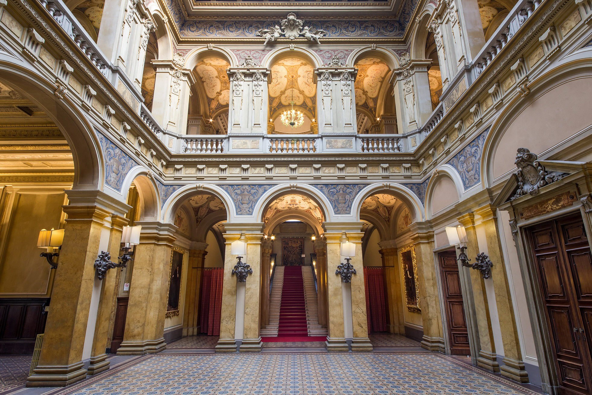 The inner saloon of Villa Erba: magnificent wedding venue renowned for its grand architecture and refined atmosphere
