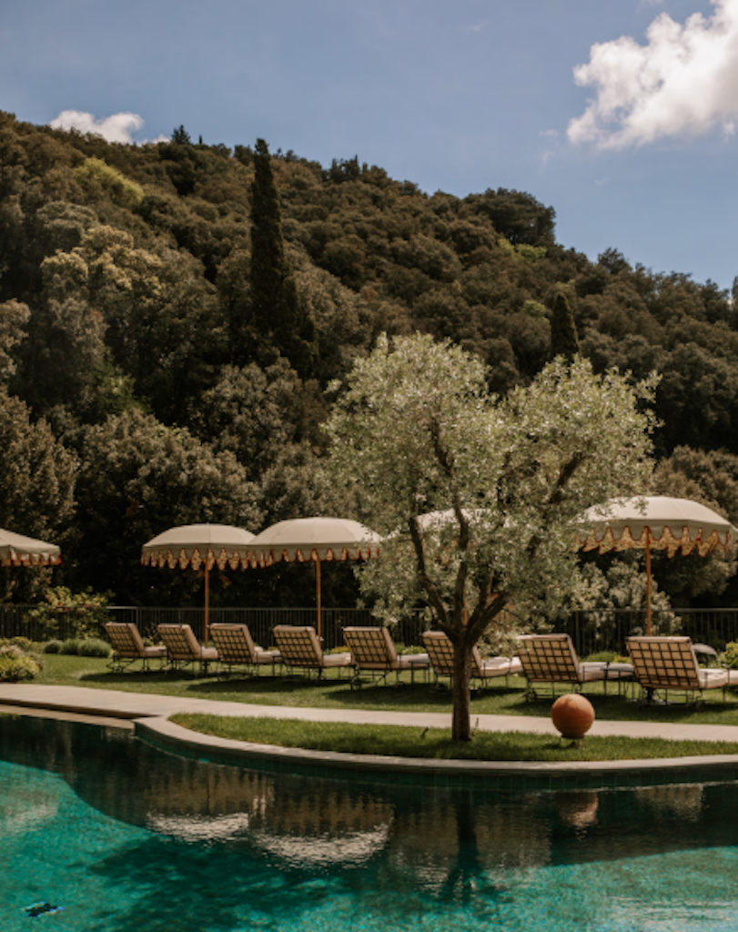 destinationweddingitaly - Wedding in Tuscany at Belmond Hotel Villa San Michele 00004 The elegant pool of Belmond Hotel Villa San Michele in the Tuscan countryside