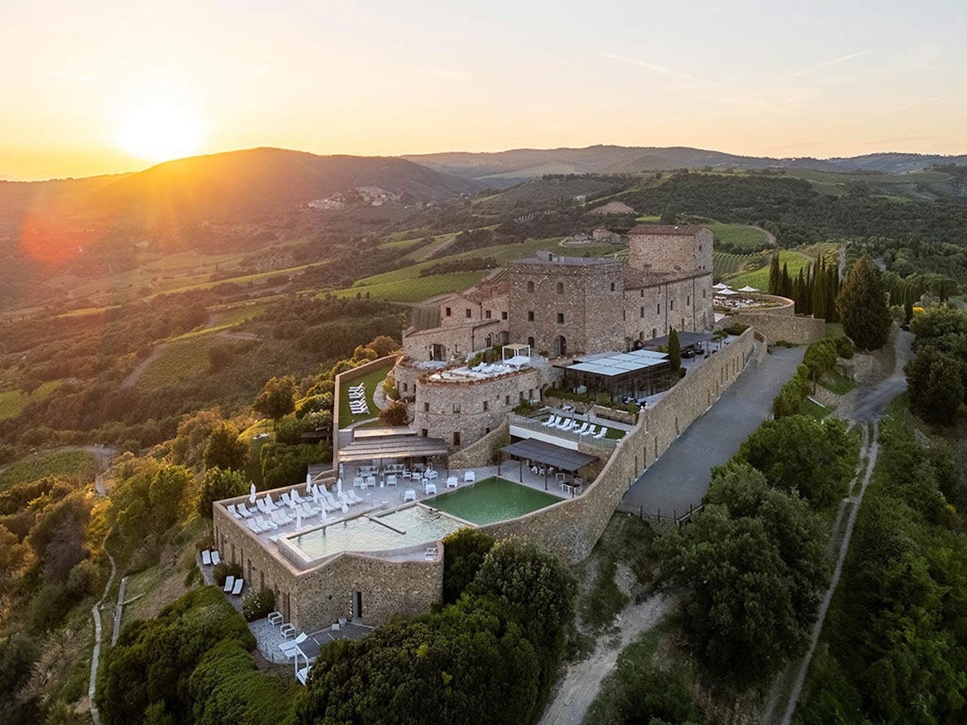 Castello di Velona is a breathtaking hilltop castle wedding venue in the heart of Val d’Orcia, Tuscany