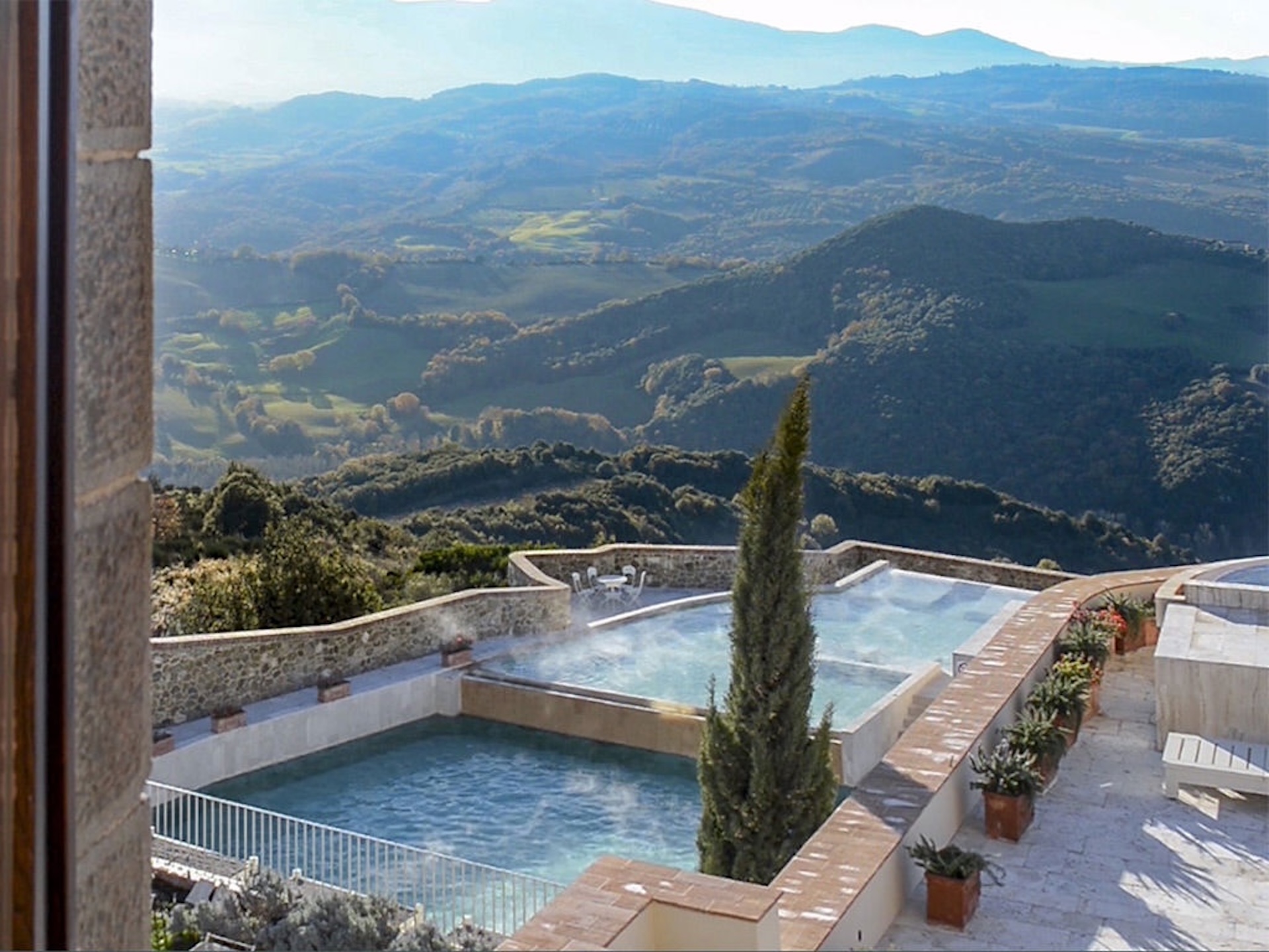 The pool of Castello di Velona