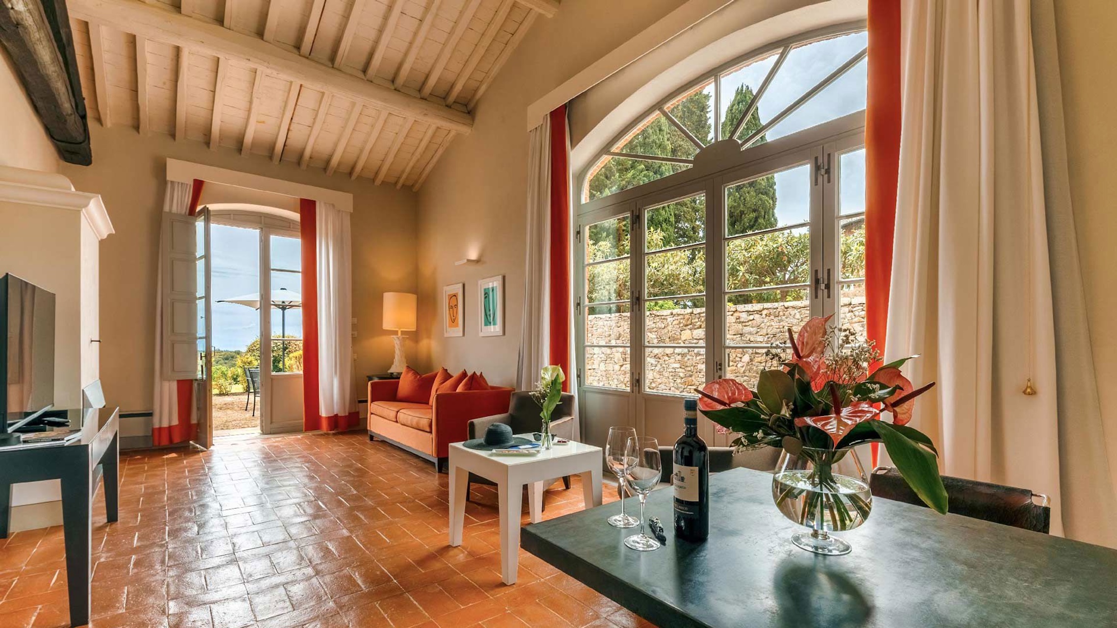 Destination wedding immersed in the suggestive Tuscany at Borgo Scopeto Relais