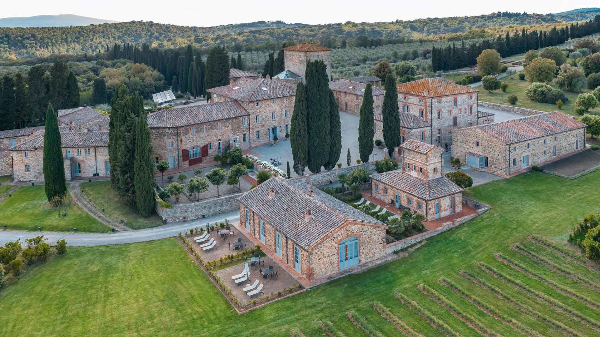 Destination wedding immersed in the magic of Tuscany at Borgo Scopeto Relais