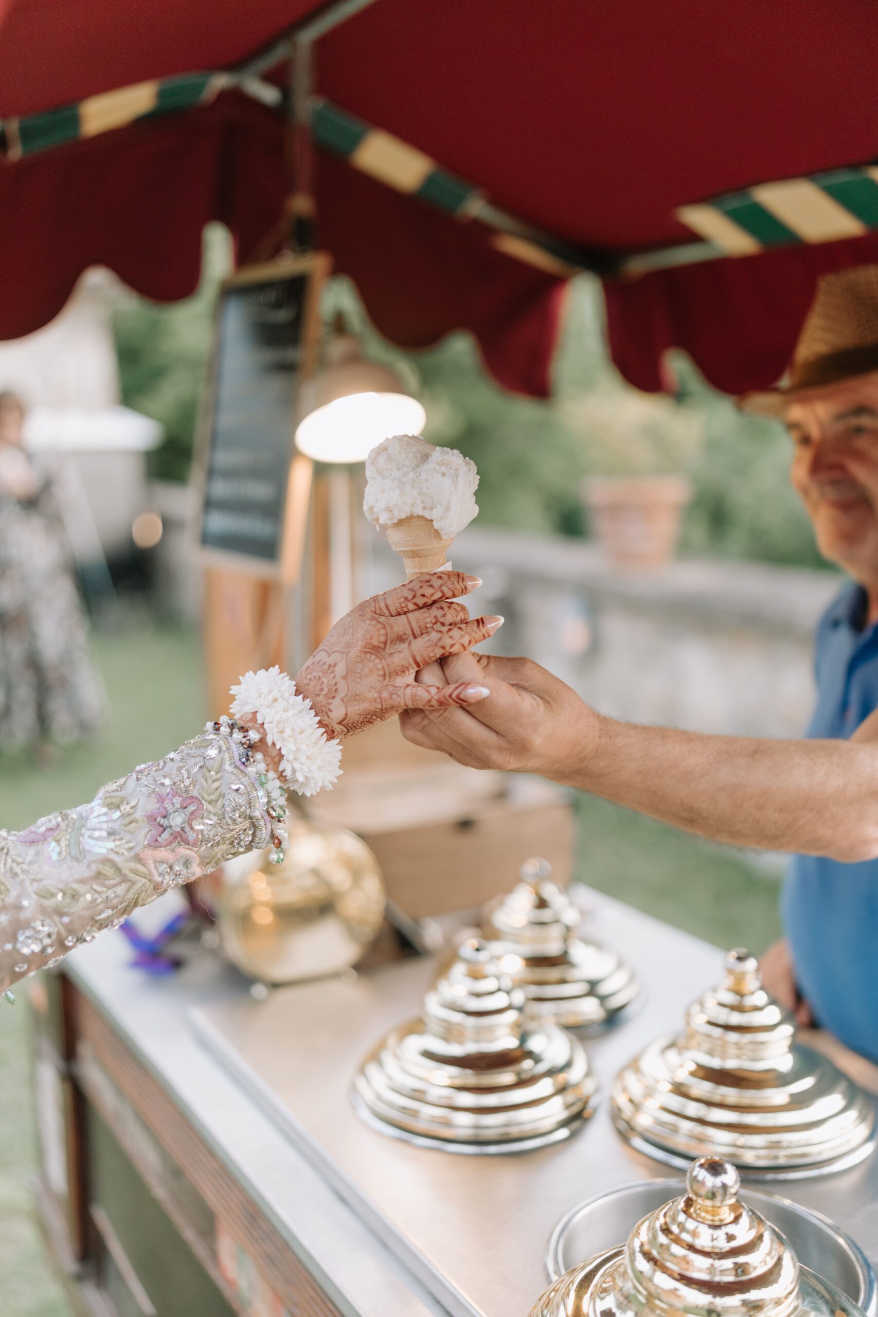 CheChic - Destination wedding Italy - Asyla & Aafaq - Bespoke Indian wedding in Tuscany17 Ice cream truck for a real Italian touch during the wedding