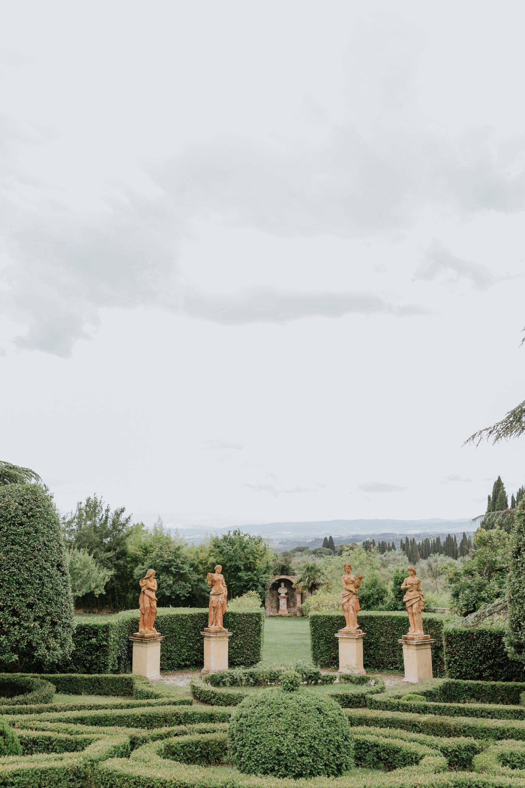 CheChic - Destination wedding Italy - Asyla & Aafaq - Bespoke Indian wedding in Tuscany20 The elegant garden in a Tuscan wedding