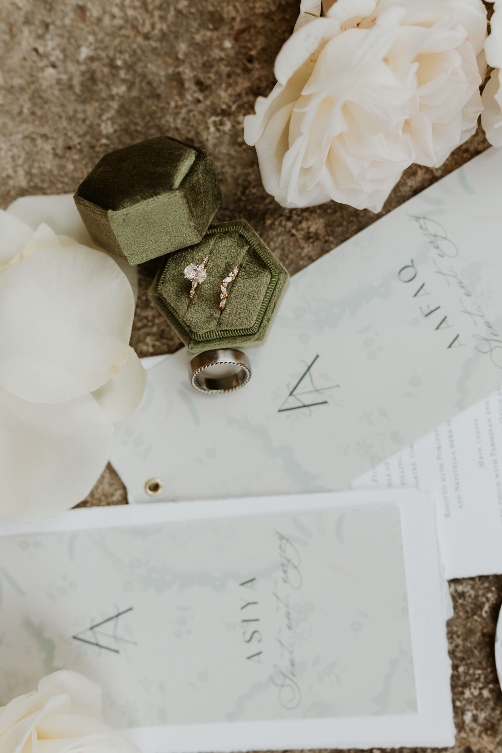CheChic - Destination wedding Italy - Asyla & Aafaq - Bespoke Indian wedding in Tuscany22 Wedding rings and guests invite cards