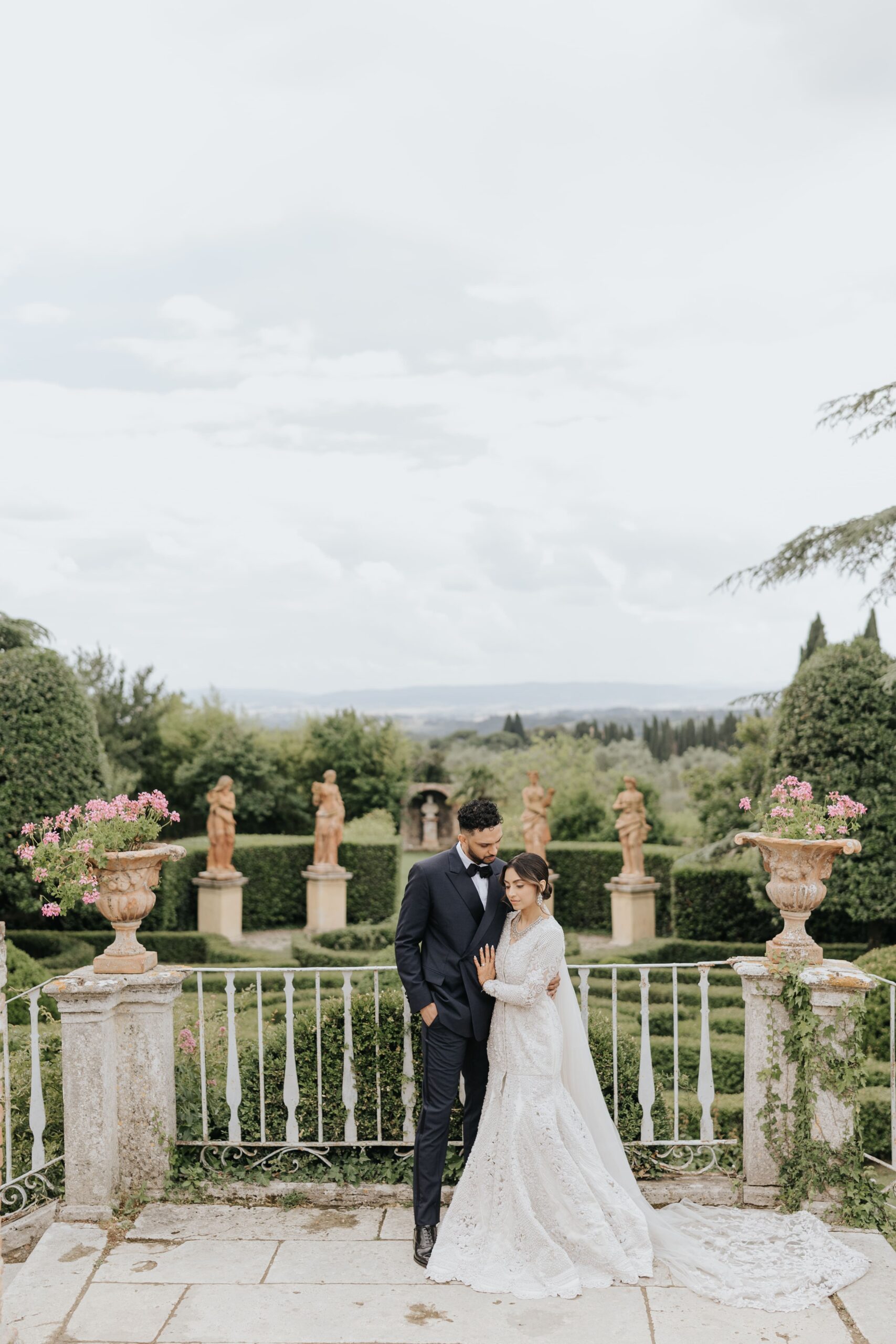CheChic - Destination wedding Italy - Asyla & Aafaq - Bespoke Indian wedding in Tuscany25 Bride and groom in the garden for their Bespoke Indian wedding in Tuscany