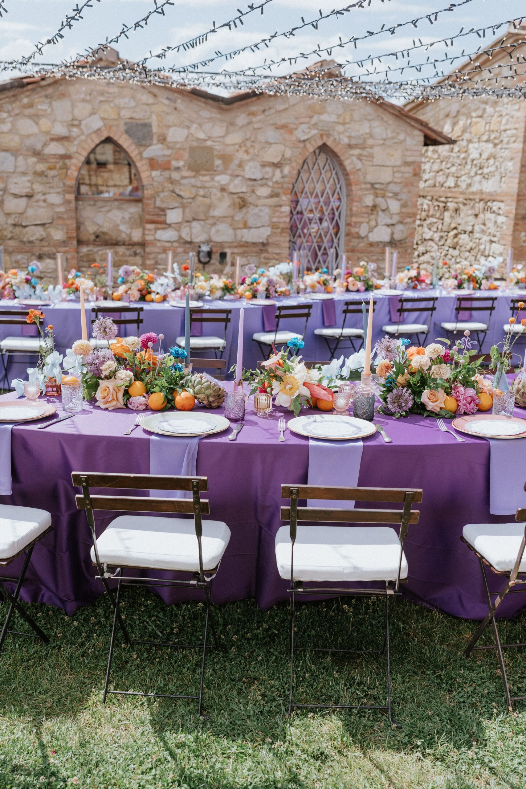 CheChic - Destination wedding Italy - Asyla & Aafaq - Bespoke Indian wedding in Tuscany4 A circular wedding setup for an Indian wedding in Tuscany