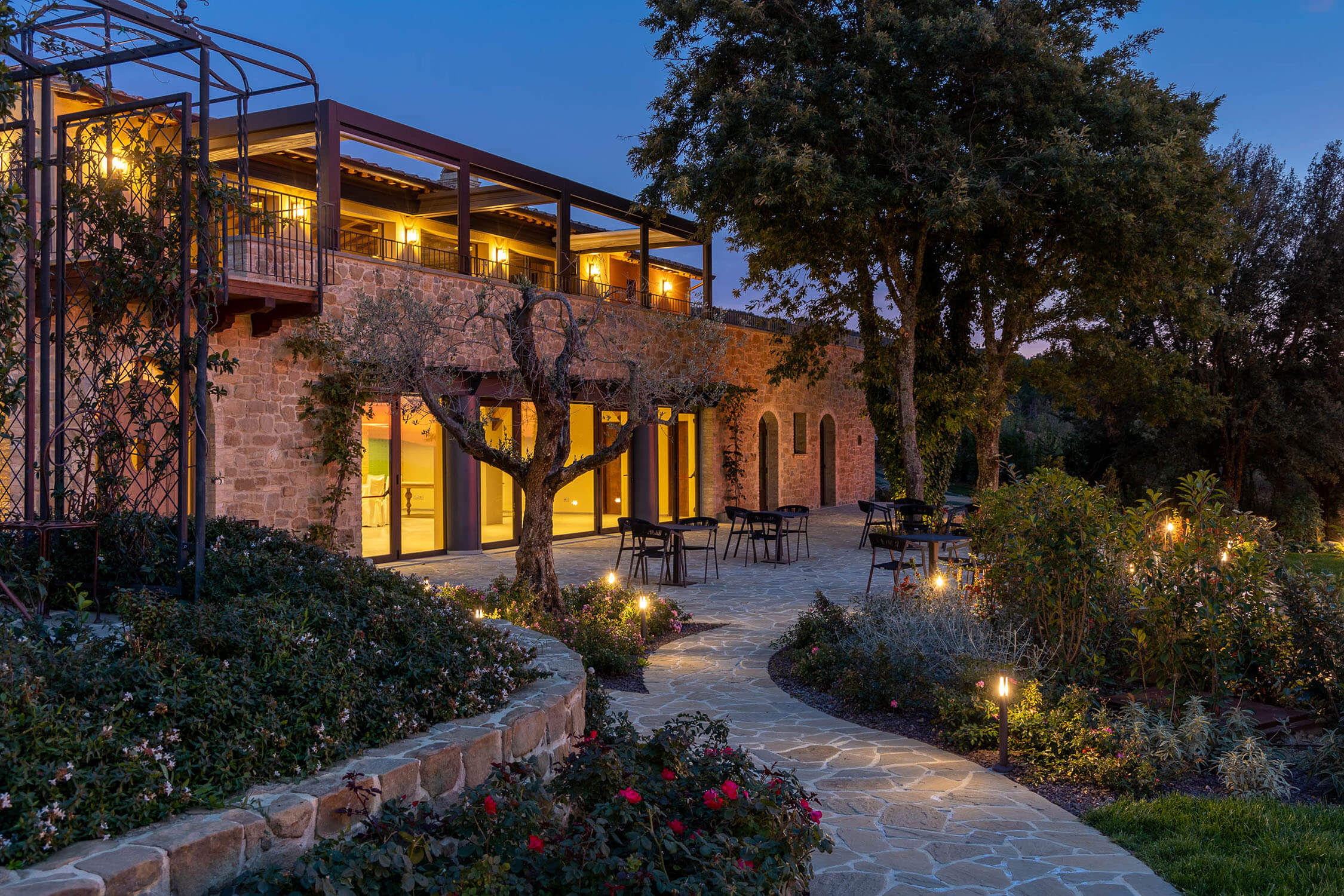 CheChic - Destination wedding Italy - I Borghi dell'Eremo - Umbria10 Image