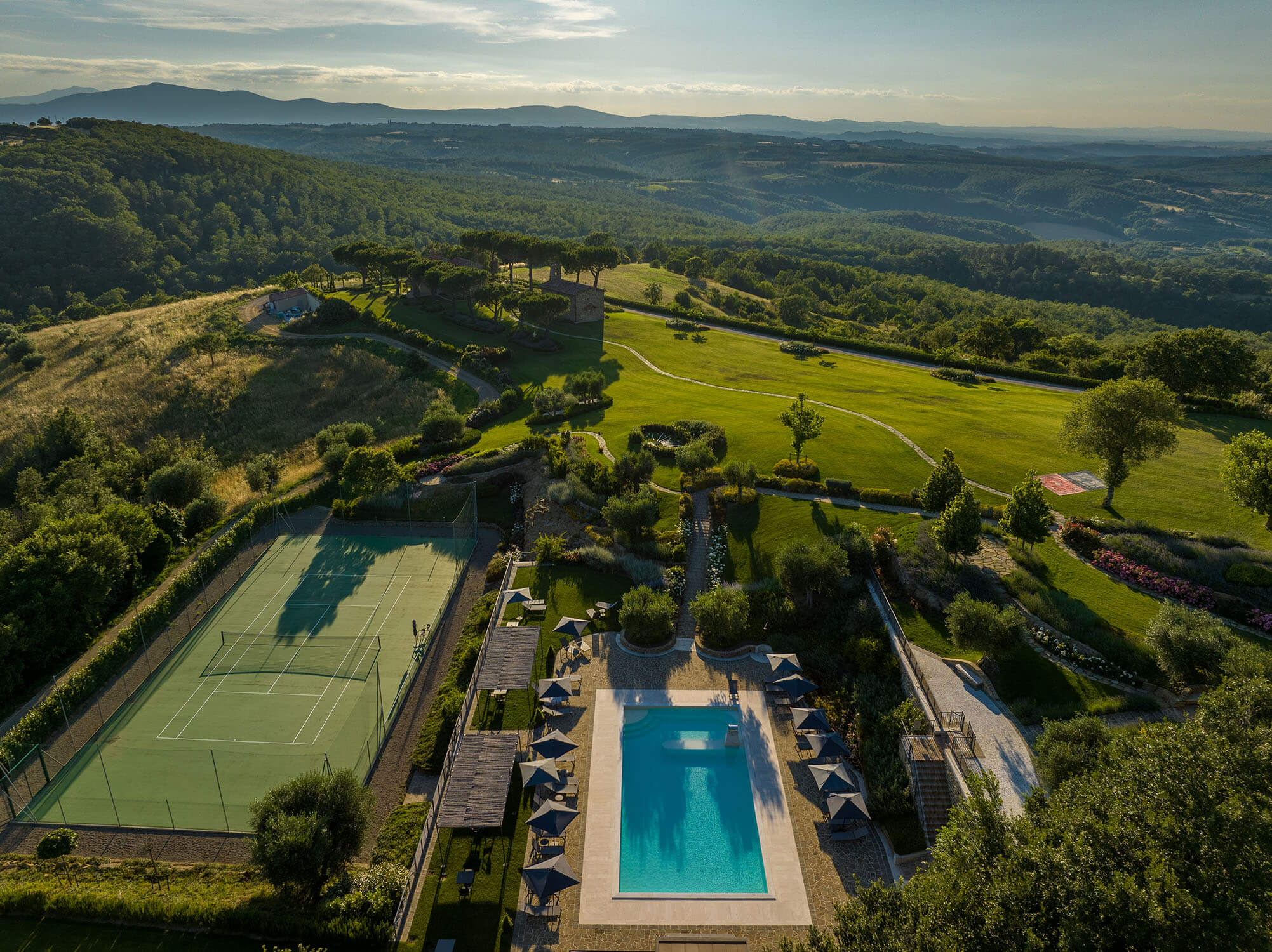 CheChic - Destination wedding Italy - I Borghi dell'Eremo - Umbria4 Image